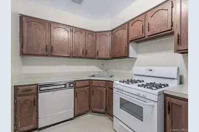 21934 64th Avenue #337, Oakland Gardens, NY 11364 - Photo 6