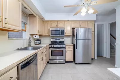 56 Adair Court, Malverne, NY 11565 - Photo 10