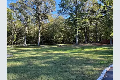 33 Mount Sinai Coram Road, Coram, NY 11727 - Photo 2