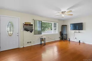 40 Flemming Dr, Newburgh, NY 12550 - Photo 4