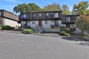 2104 Cherry Hill Dr, Poughkeepsie, NY 12603 - Photo 2