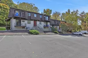 2104 Cherry Hill Dr, Poughkeepsie, NY 12603 - Photo 4