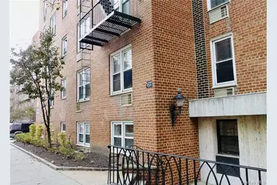 142-15 Franklin Avenue #3F, Flushing, NY 11355 - Photo 2