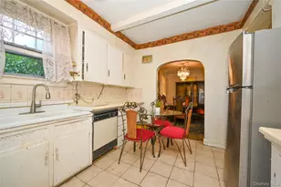 5-98 Beach 19th St, Far Rockaway, NY 11691 - Photo 8