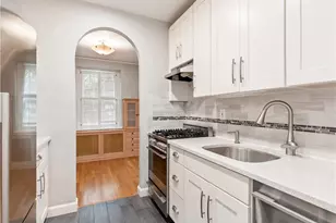 270 Bronxville Rd, Bronxville, NY 10708 - Photo 10