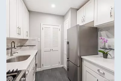 270 Bronxville Road #B43, Bronxville, NY 10708 - Photo 12