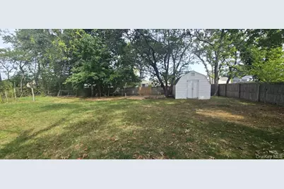 51 Peconic Street, Selden, NY 11784 - Photo 16