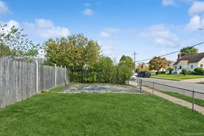 335 Locust Avenue, Uniondale, NY 11553 - Photo 28