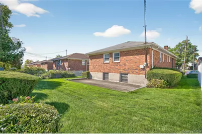 2801 206th Street, Bayside, NY 11360 - Photo 26