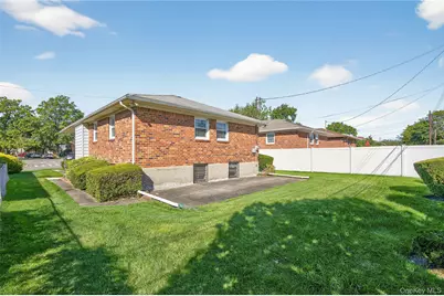 2801 206th Street, Bayside, NY 11360 - Photo 24