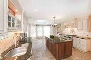 22 West Dr, Manhasset, NY 11030 - Photo 8