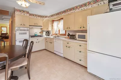 481 Peconic Bay Boulevard, Aquebogue, NY 11931 - Photo 24