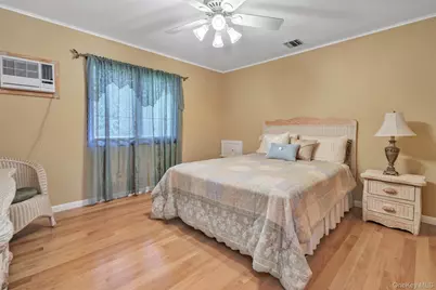 481 Peconic Bay Boulevard, Aquebogue, NY 11931 - Photo 28