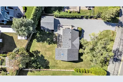 481 Peconic Bay Boulevard, Aquebogue, NY 11931 - Photo 34