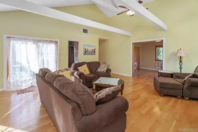 481 Peconic Bay Boulevard, Aquebogue, NY 11931 - Photo 20