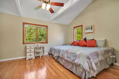 481 Peconic Bay Boulevard, Aquebogue, NY 11931 - Photo 26