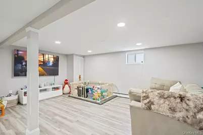 116 Sperry Boulevard Boulevard, New Hyde Park, NY 11040 - Photo 30