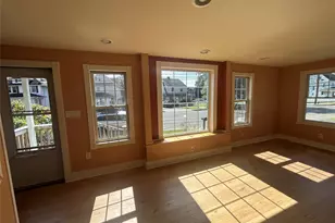 140 E Marie St, Hicksville, NY 11801 - Photo 6