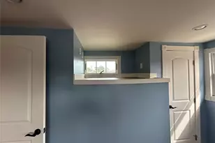 140 E Marie St, Hicksville, NY 11801 - Photo 14