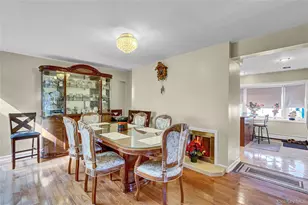 29 Walnut Ln, Hicksville, NY 11801 - Photo 6