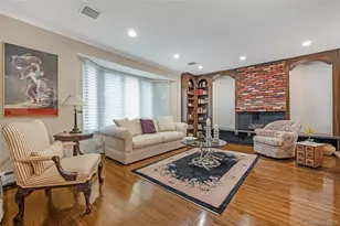 70 Norman Ln, Levittown, NY 11756 - Photo 4