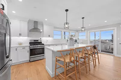 914 Arctic Street, Lindenhurst, NY 11757 - Photo 8