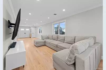 914 Arctic Street, Lindenhurst, NY 11757 - Photo 4