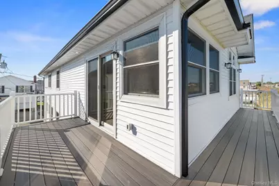 914 Arctic Street, Lindenhurst, NY 11757 - Photo 24