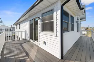 914 Arctic St, Lindenhurst, NY 11757 - Photo 24