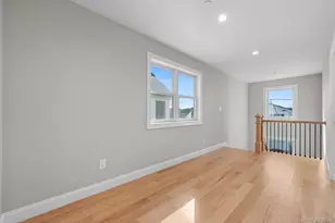 914 Arctic St, Lindenhurst, NY 11757 - Photo 14