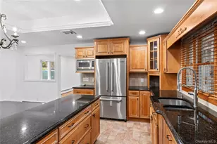 49 Tulip Grove Dr, Lake Grove, NY 11755 - Photo 8