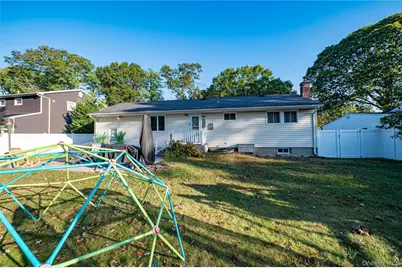 118 West 6th Street West 6th Street, West Islip, NY 11795 - Photo 10