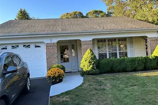 2 Kingston Dr, Ridge, NY 11961 - Photo 2