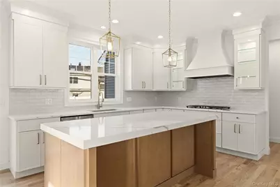 23 Cove Lane, Levittown, NY 11756 - Photo 14