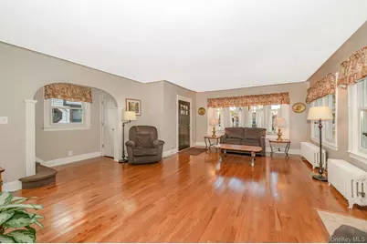 347 Wellington Road, Mineola, NY 11501 - Photo 2