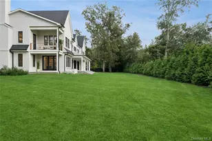 110 Crescent Ct, Wading River, NY 11792 - Photo 4