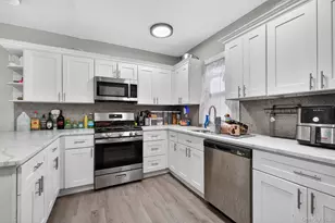 21 Crotty Ave, Yonkers, NY 10704 - Photo 4