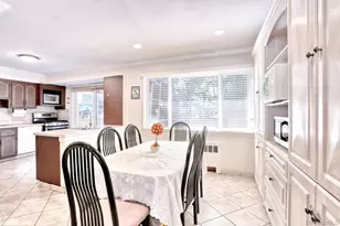 24 Hilltop Ln, Monsey, NY 10952 - Photo 6