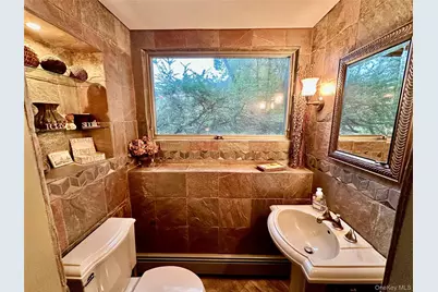 25 Surry Hill Place, Huntington, NY 11743 - Photo 14