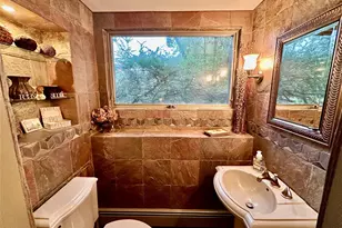 25 Surry Hill Pl, Huntington, NY 11743 - Photo 14