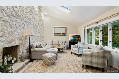 25 Surry Hill Place, Huntington, NY 11743 - Photo 6