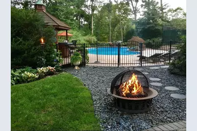 25 Surry Hill Place, Huntington, NY 11743 - Photo 36