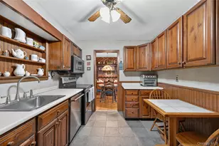 92 Hemlock Dr, Farmingdale, NY 11735 - Photo 10