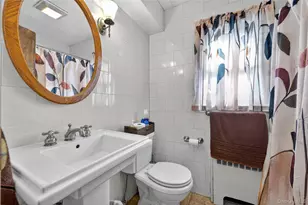 92 Hemlock Dr, Farmingdale, NY 11735 - Photo 14