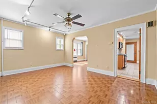 160 Rockaway Pkwy, Valley Stream, NY 11580 - Photo 4