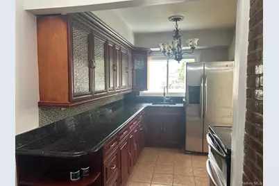 209 Nassau Avenue, Freeport, NY 11520 - Photo 6