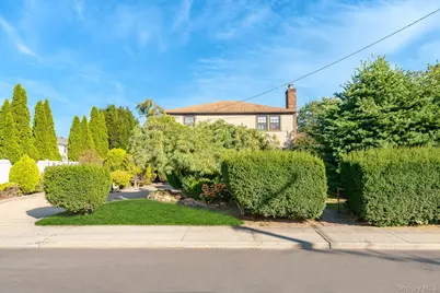 1427 Washington Avenue, Seaford, NY 11783 - Photo 20