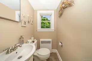 1427 Washington Ave, Seaford, NY 11783 - Photo 14