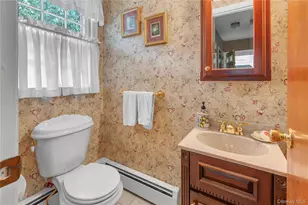 60 Oak St, Smithtown, NY 11787 - Photo 10