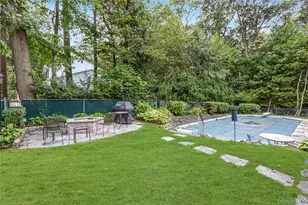 60 Oak St, Smithtown, NY 11787 - Photo 22